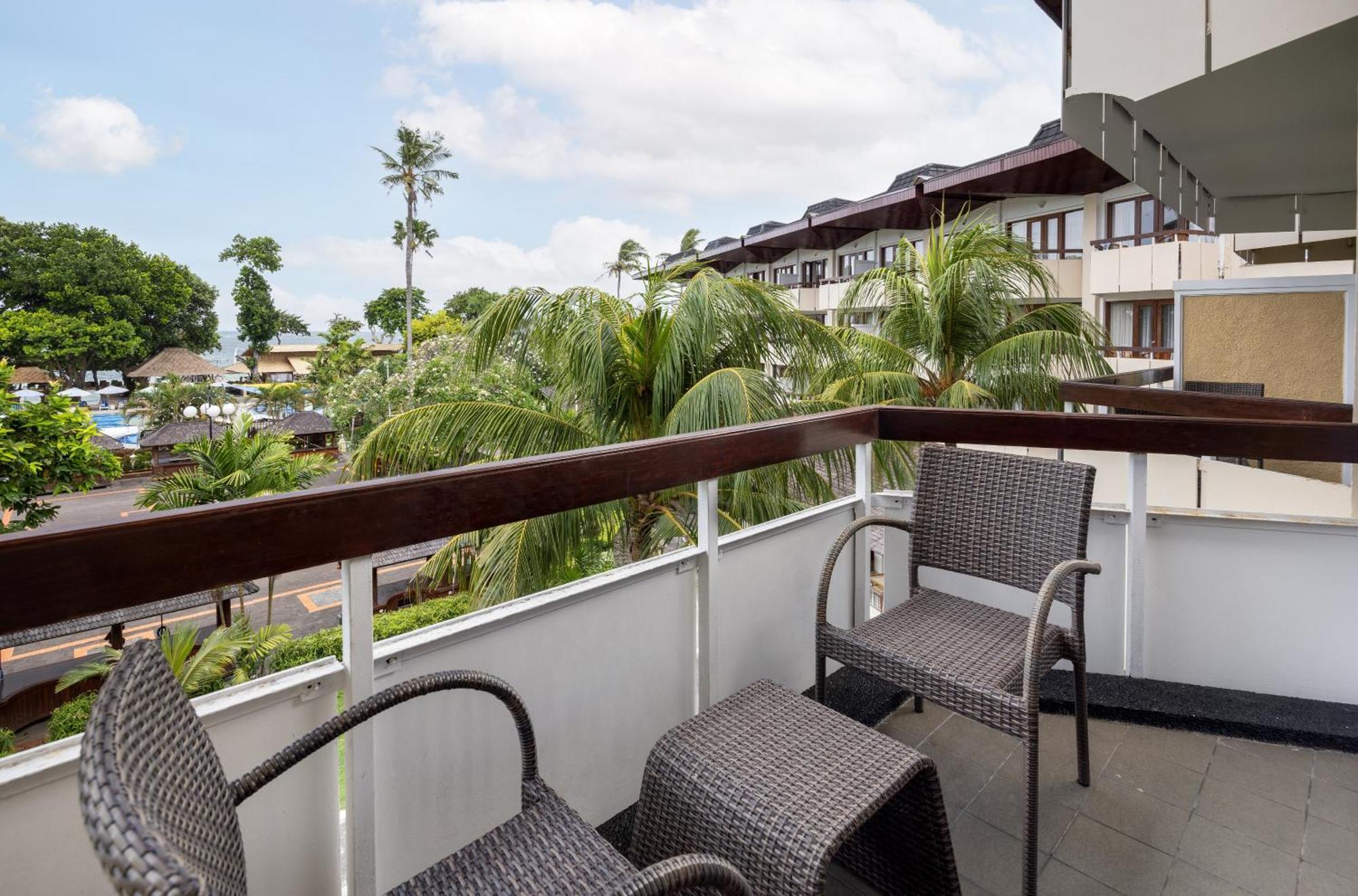 Prama Sanur Beach Bali Ngoại thất bức ảnh A balcony